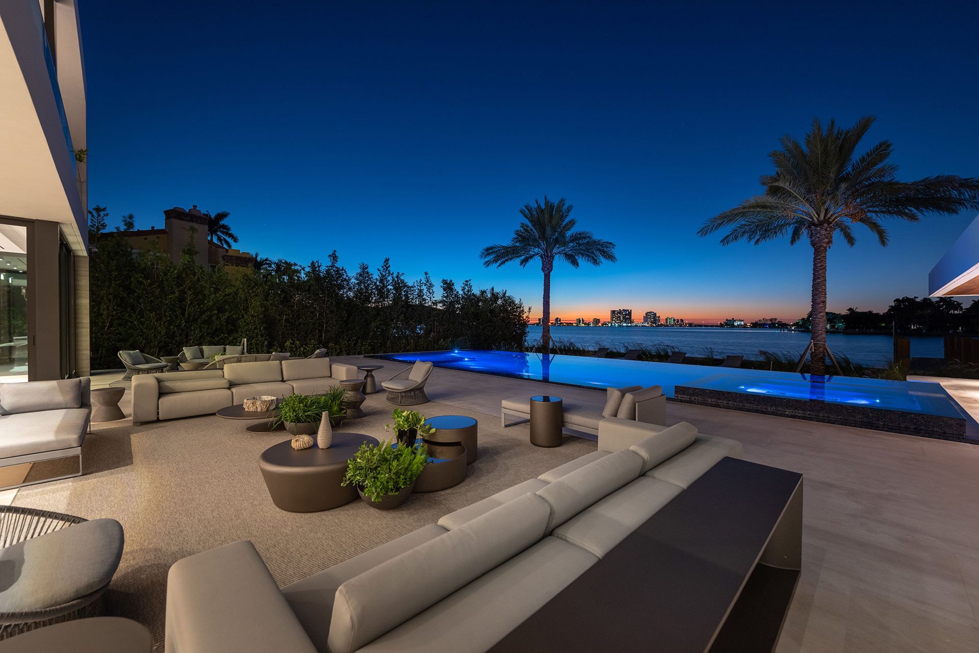 Home Nelson Gonzalez Nelson Gonzalez